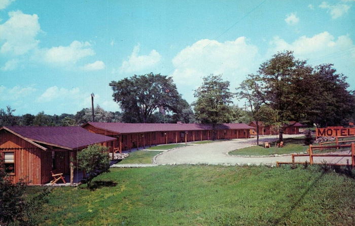 Cedar Lodge Motel - Old Postcard